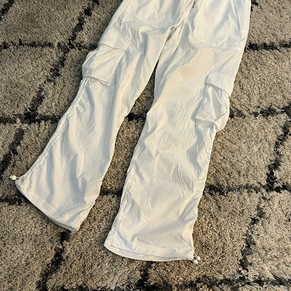 Lululemon Dance Studio Relaxed-Fit Mid-Rise Cargo Pant - White (M) - Picture 5 of 15